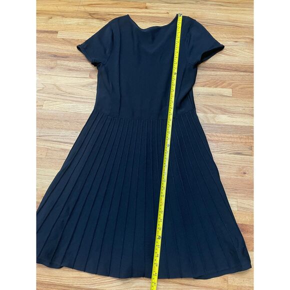 Ann Taylor Women's Dress Fit &Flare Stretch Work V-Neck Pleated Hem L Black - Picture 4 of 7